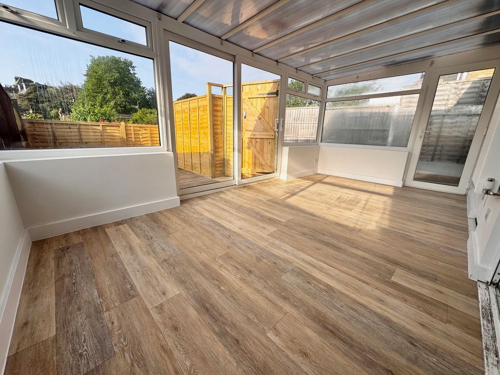 Property photo 2 of 17 Image