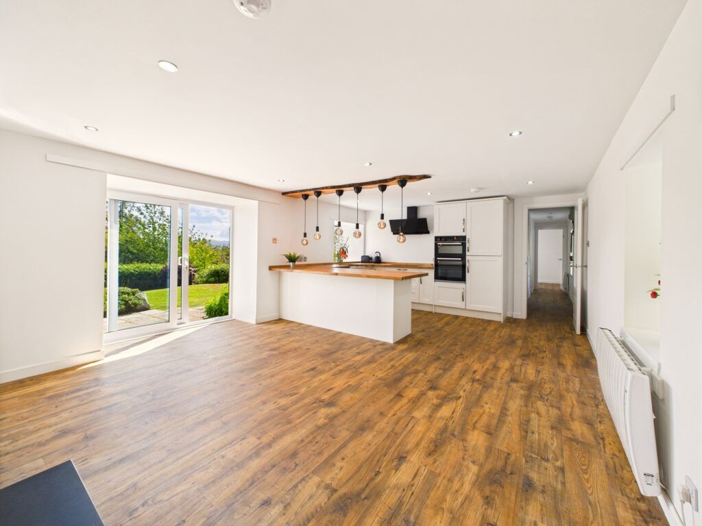 Property photo 3 of 30