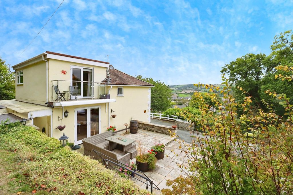 Property photo 1 of 24