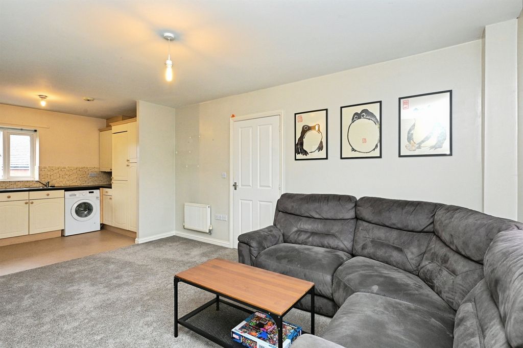 Property photo 2 of 10