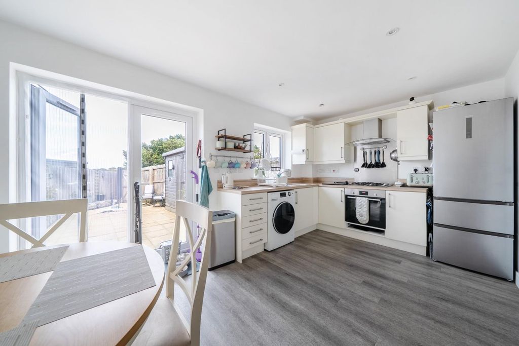 Property photo 2 of 18 1331169-13-6887Ad7Eb8Eb7.Jpg