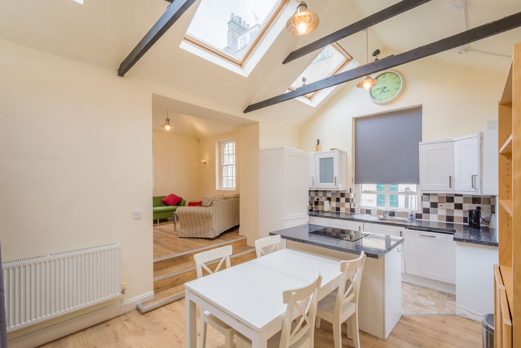 Property photo 3 of 14 9 Barton Buildings New -8