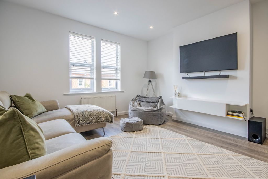 Property photo 1 of 14 E-2