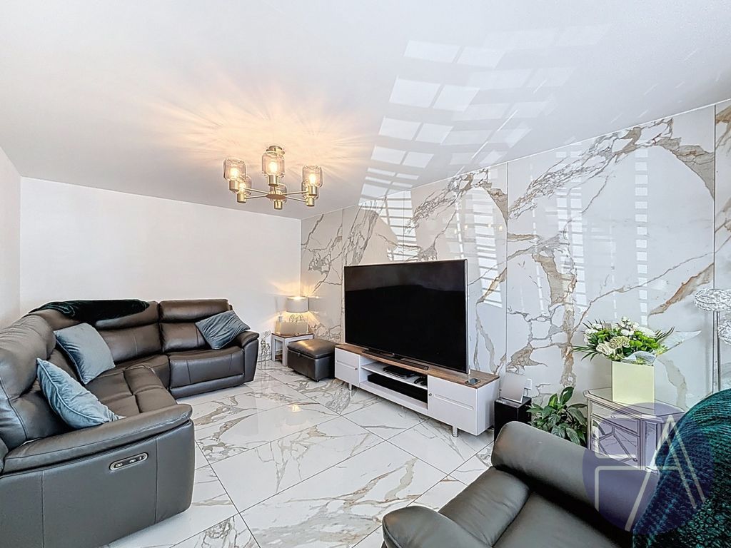 Property photo 3 of 28 4525996