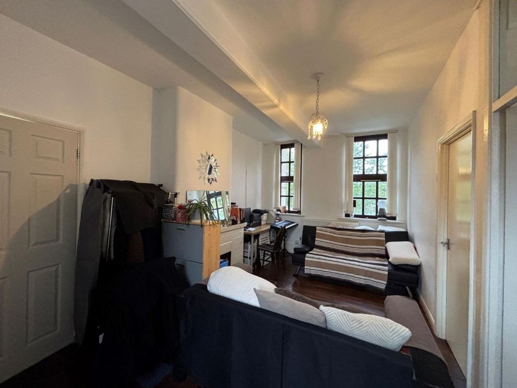 Property photo 3 of 6