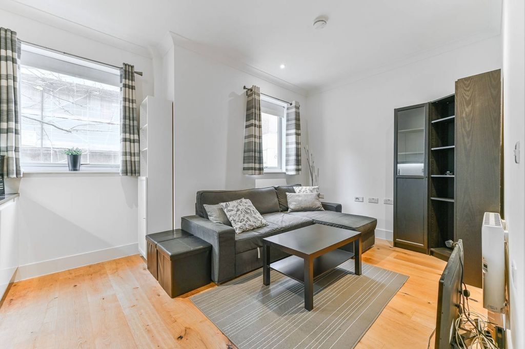 Property photo 3 of 16