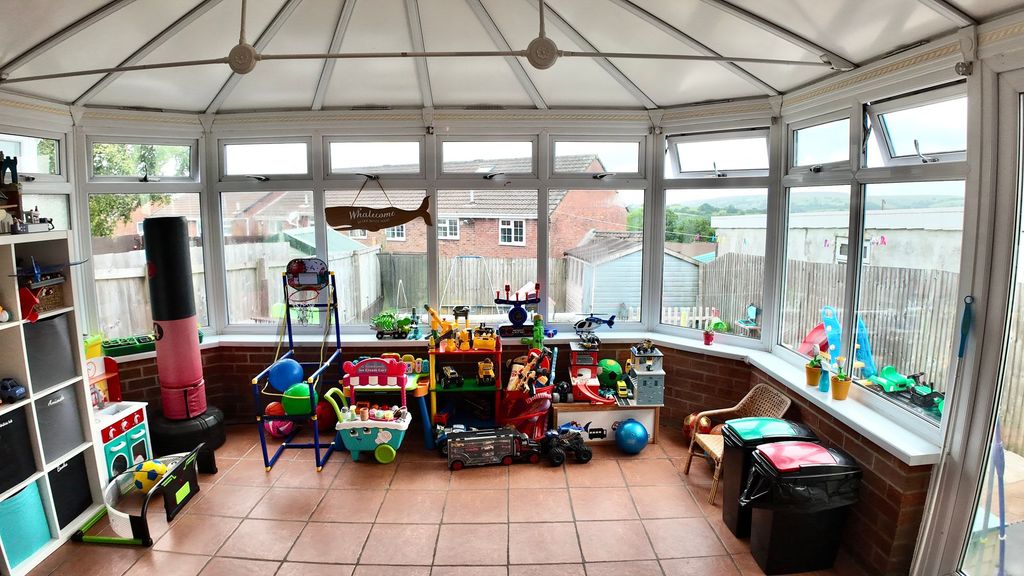 Property photo 2 of 31