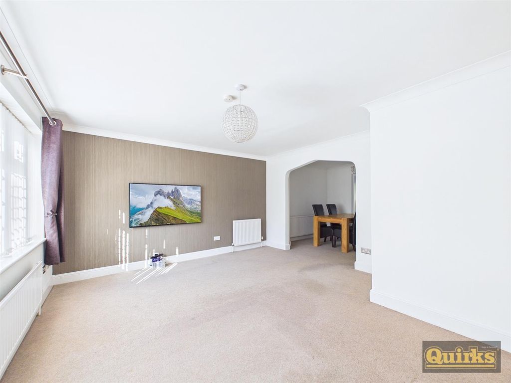 Property photo 3 of 21 Cam02342G0-Pr0232-Still003.Jpg
