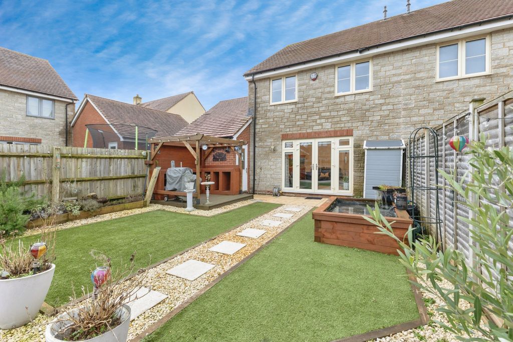 Property photo 1 of 19 Rear Garden