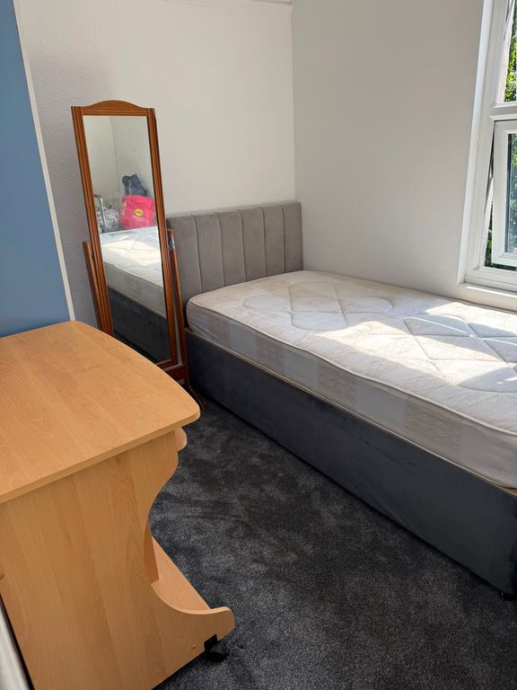 Property photo 1 of 3