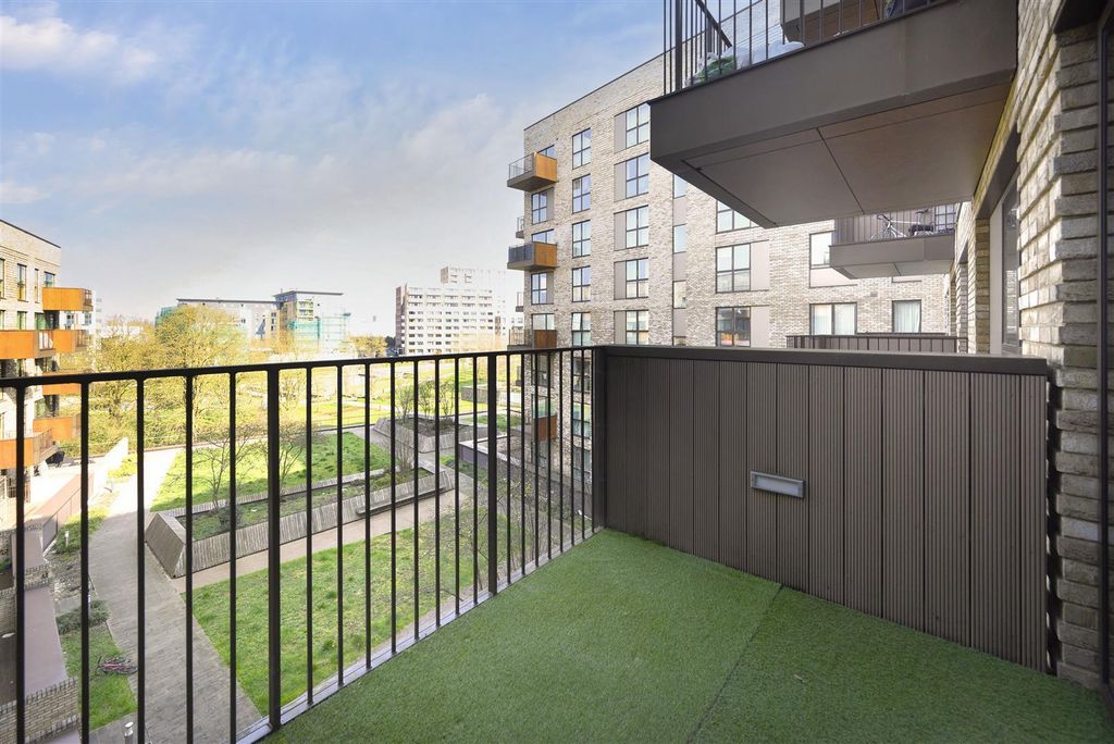 Property photo 2 of 9 Balcony.Jpg