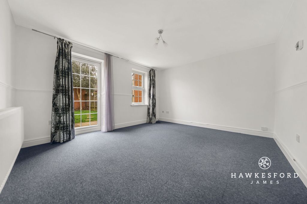 Property photo 2 of 12 Adisham Green, Kemsley - Lounge