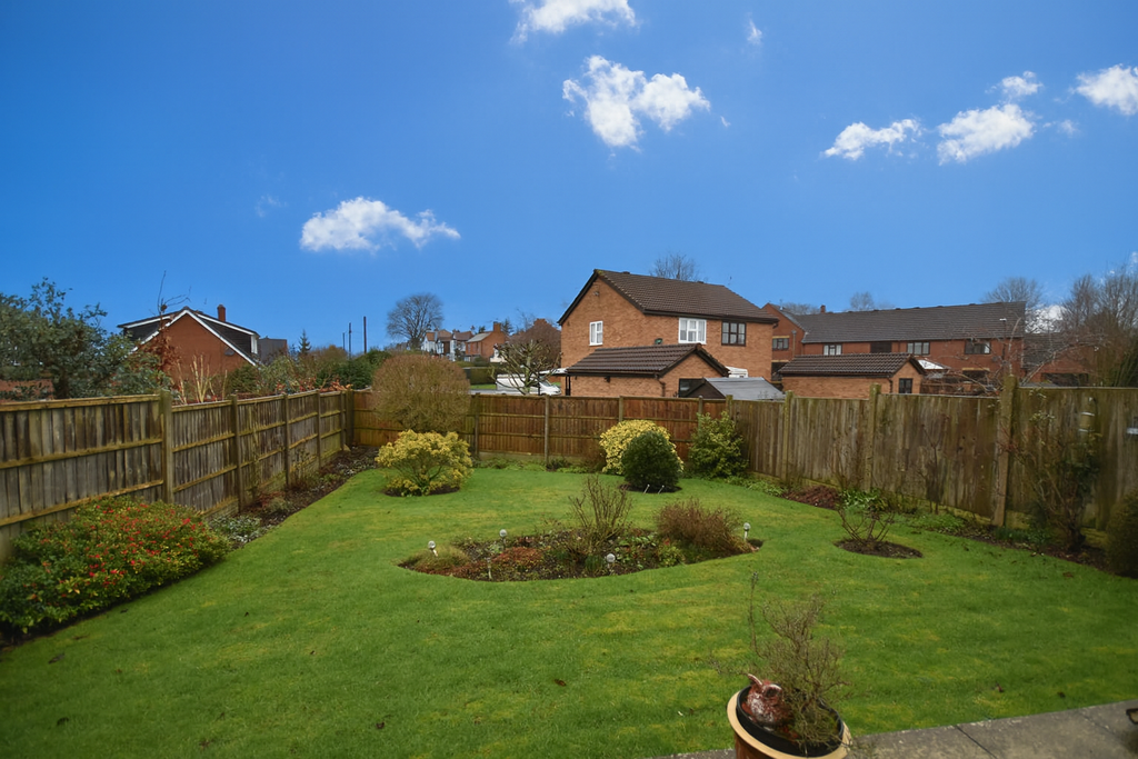 Property photo 3 of 15 Garden