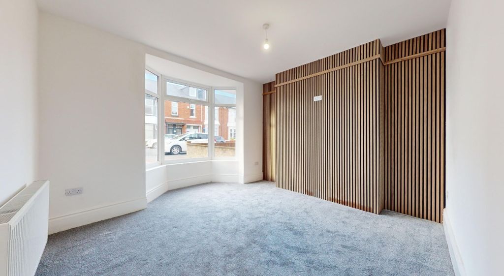 Property photo 1 of 34 4938370
