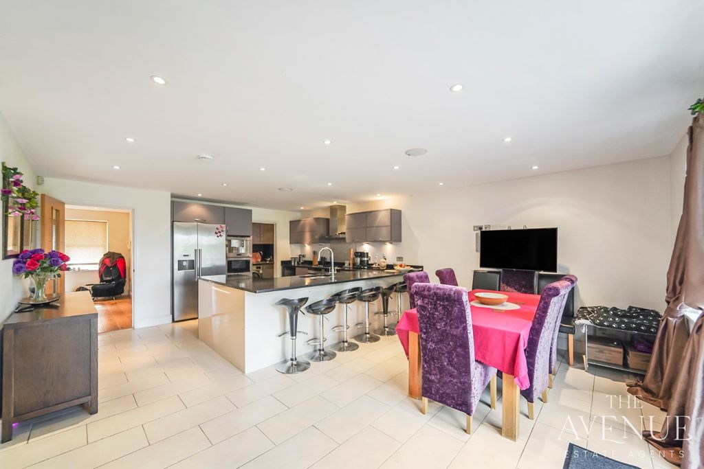 Property photo 3 of 29 4299164