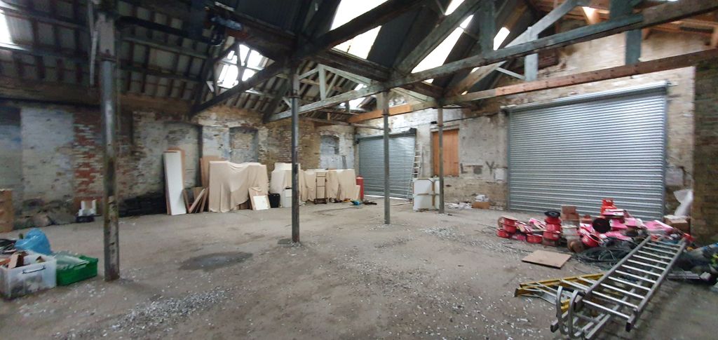 Property photo 1 of 3