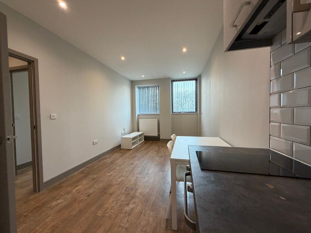 Property photo 1 of 13 Living Room