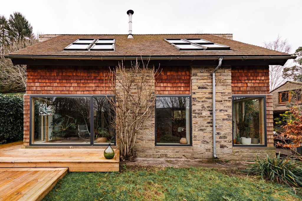 Property photo 2 of 29 330550 - 10 Yew Tree Lane 69.Jpg