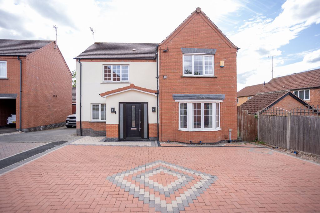 Property photo 3 of 32