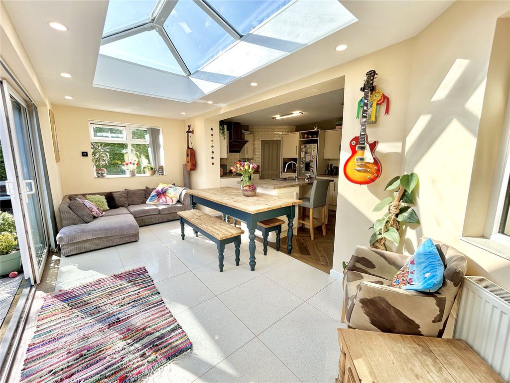 Property photo 3 of 24 Picture No. 28