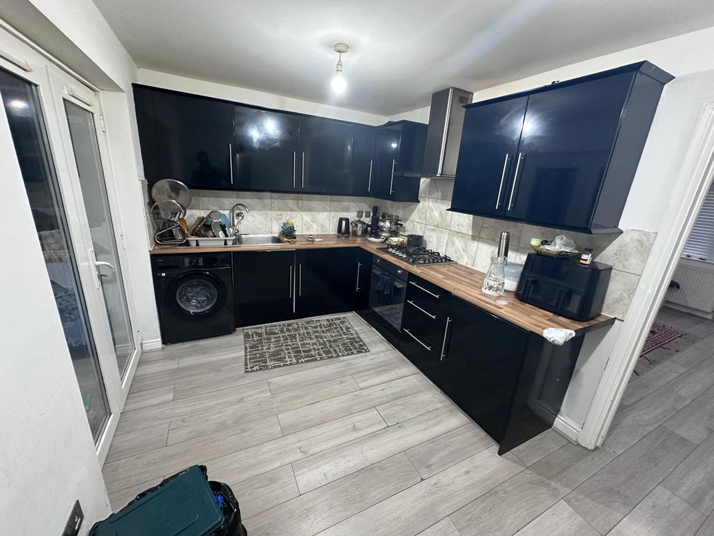 Property photo 2 of 5 Gallery