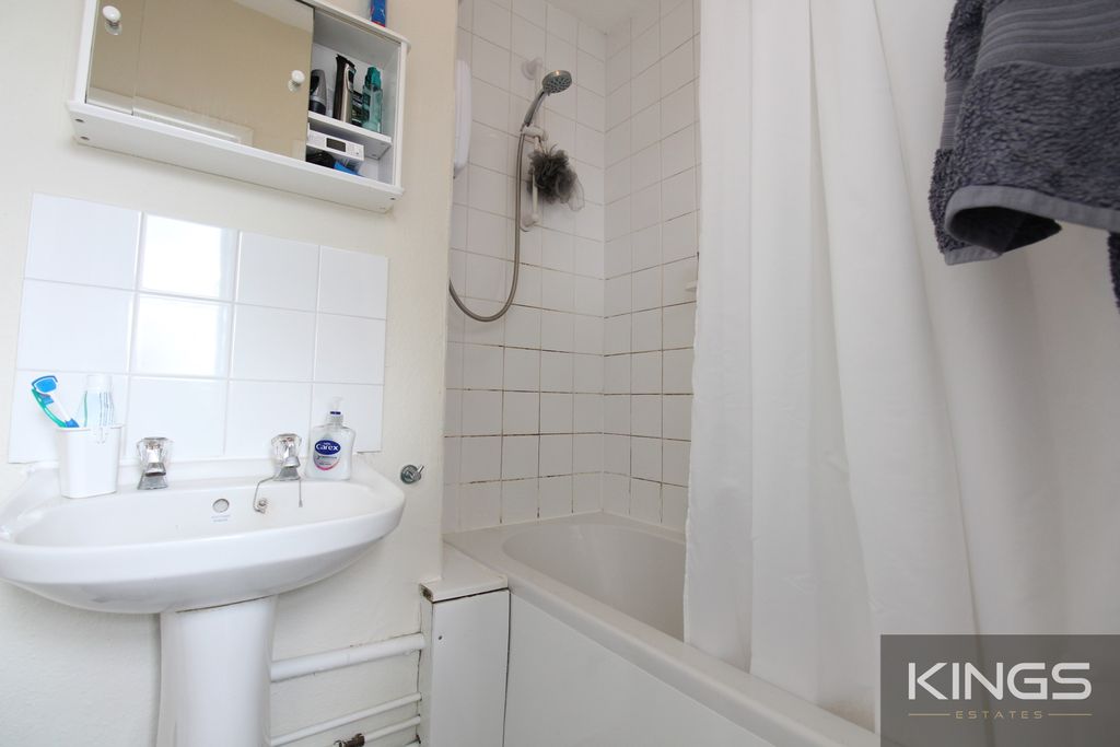 Property photo 3 of 4