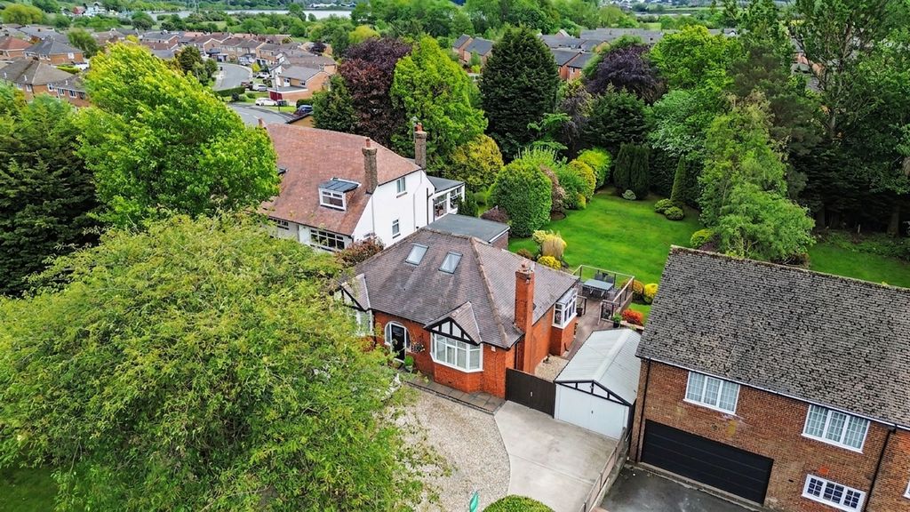 Property photo 2 of 43