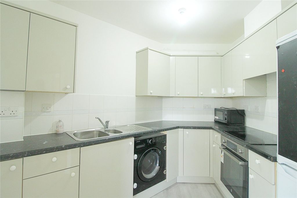 Property photo 3 of 11 Picture No. 33