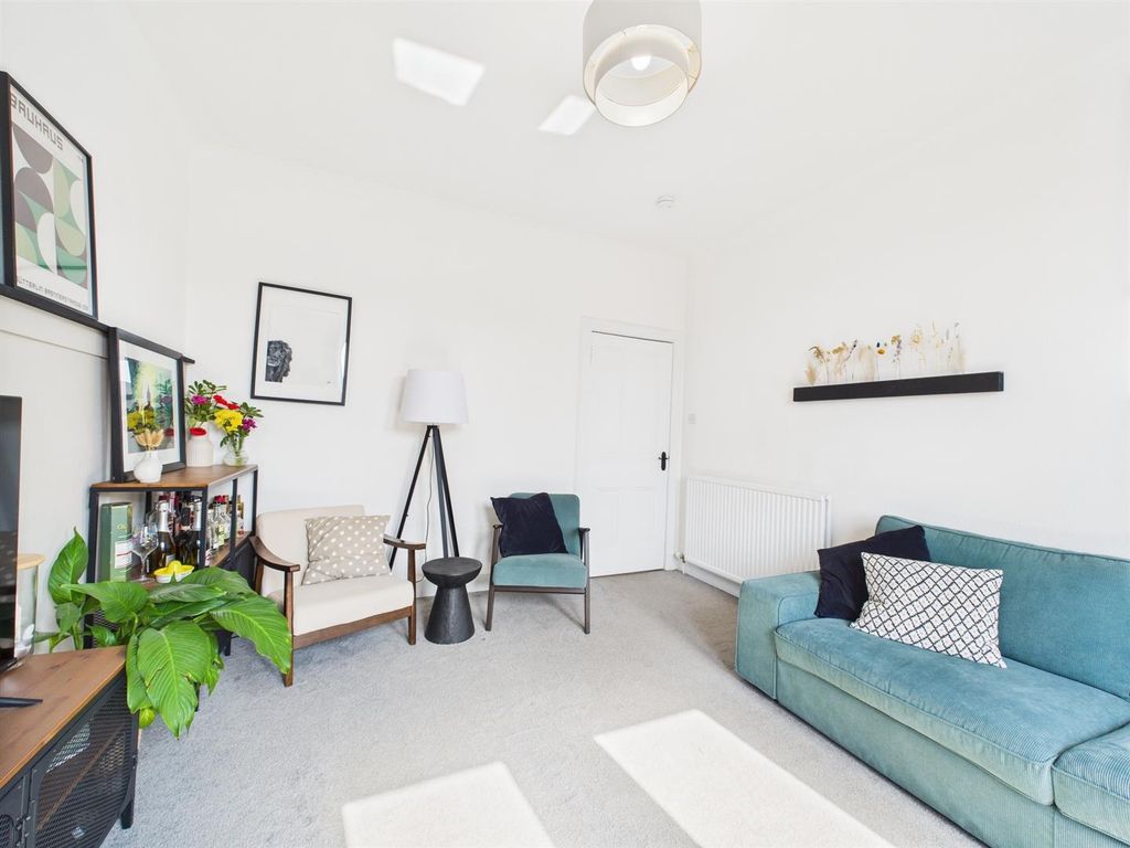 Property photo 2 of 16 Cam01486G0-Pr0825-Still005.Jpg