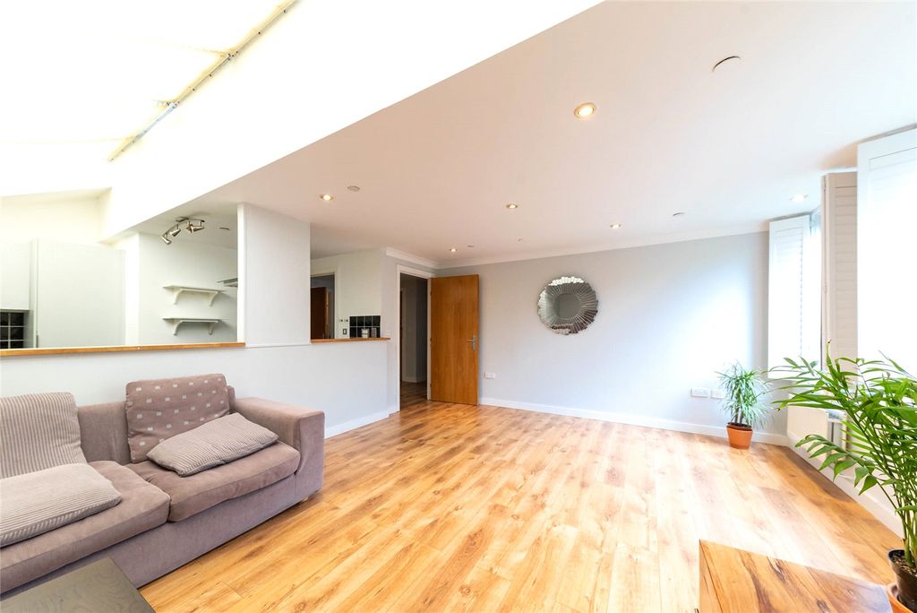 Property photo 1 of 20 Picture No. 25