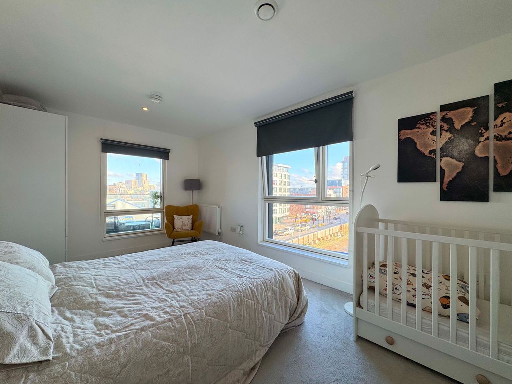 Property photo 3 of 15 Bedroom