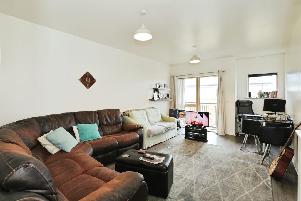 Property photo 2 of 8