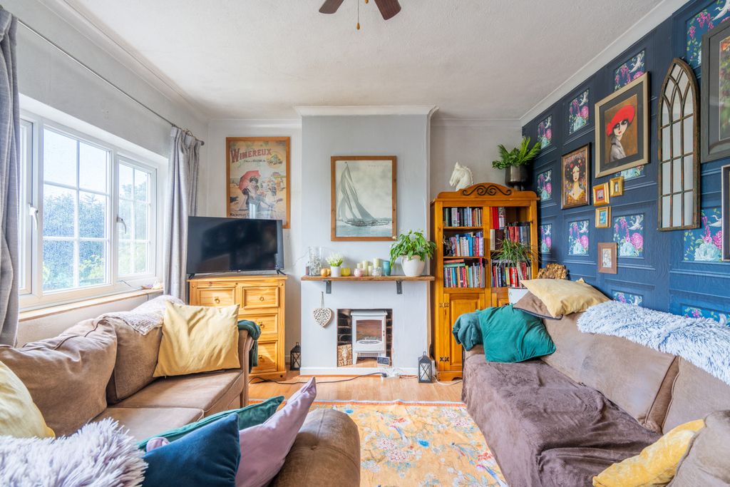 Property photo 2 of 16