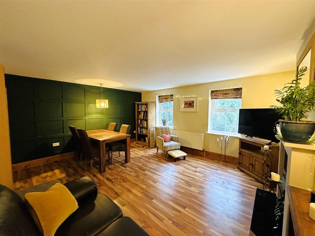 Property photo 2 of 23