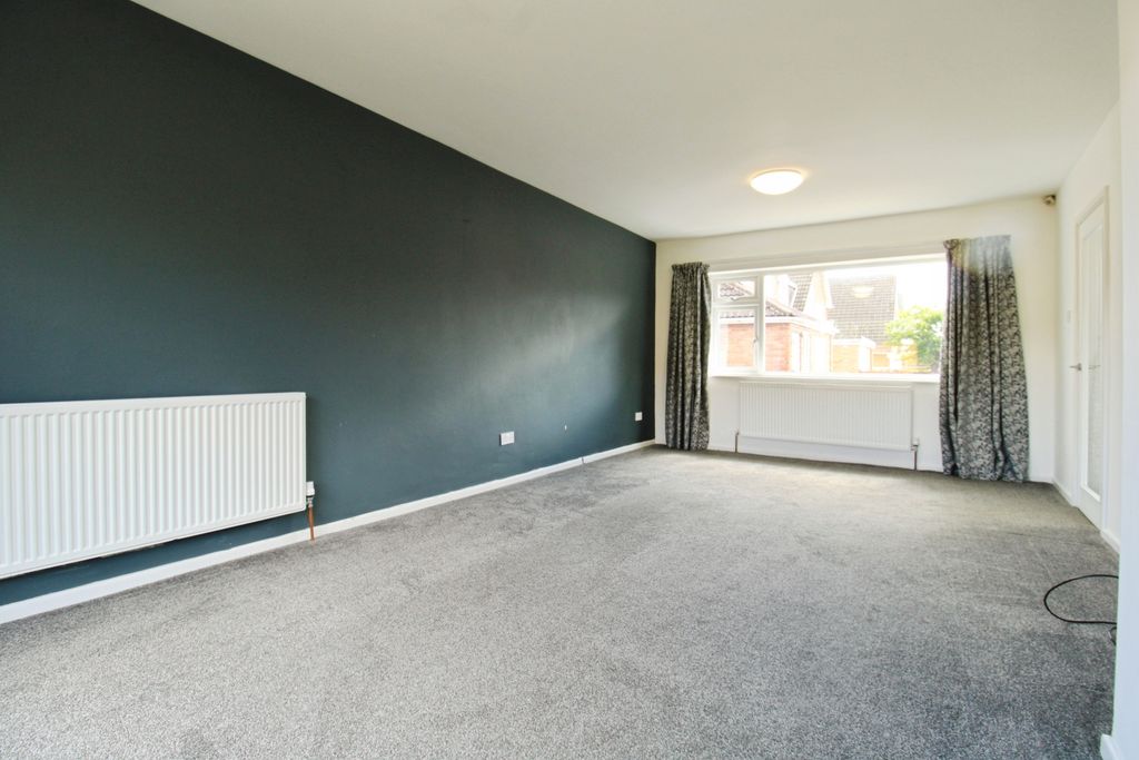 Property photo 2 of 13 Lounge