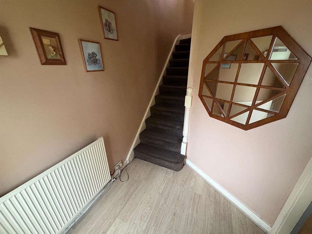 Property photo 3 of 13 Hall