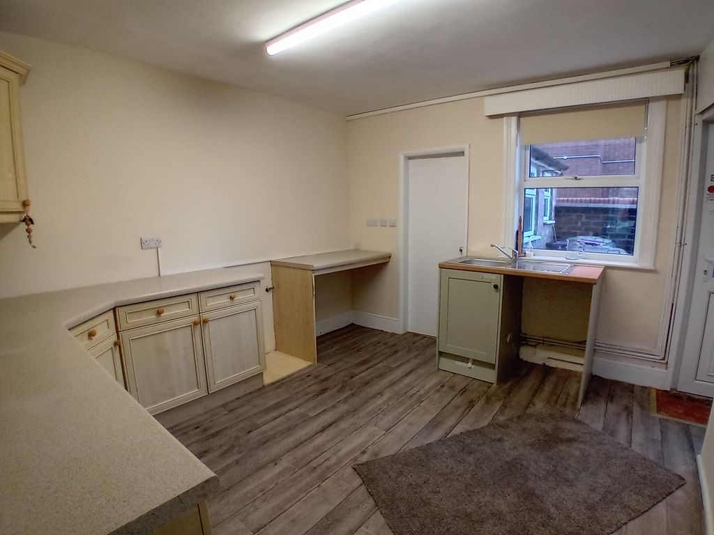 Property photo 2 of 12 Kitchen