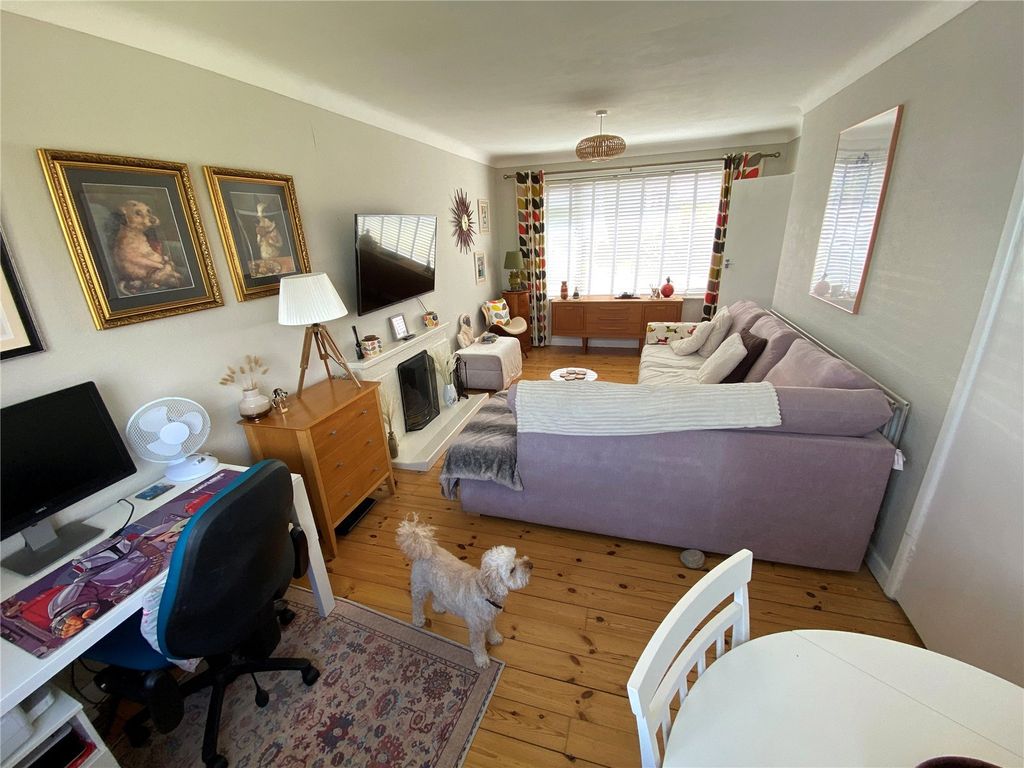 Property photo 2 of 16 Picture No. 18