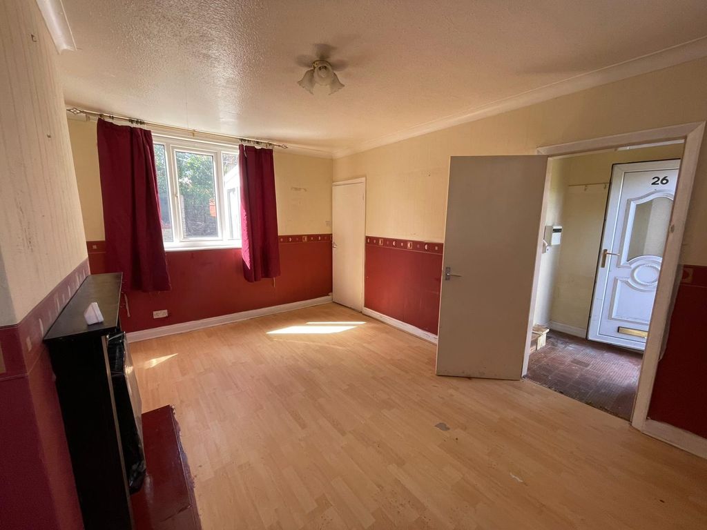 Property photo 2 of 13