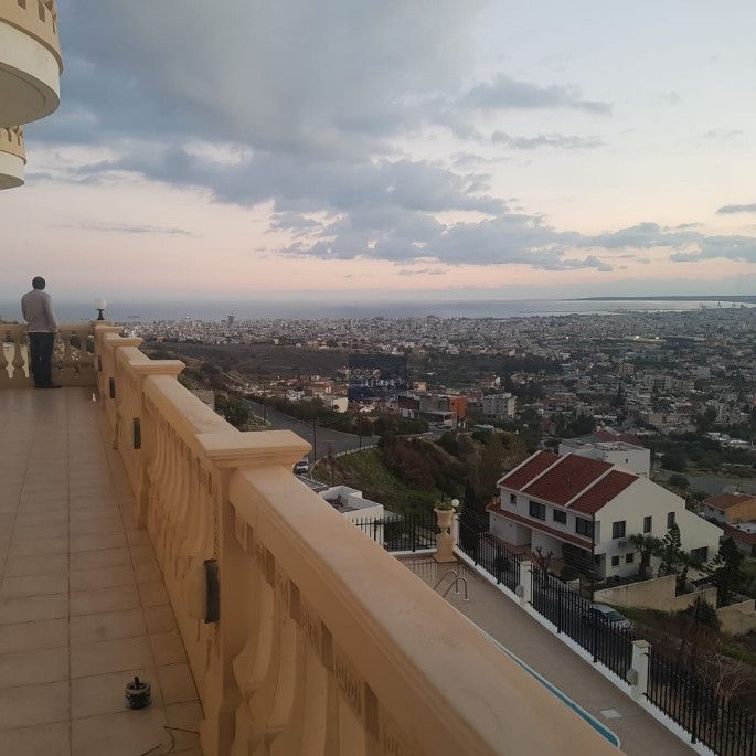 Property photo 2 of 36