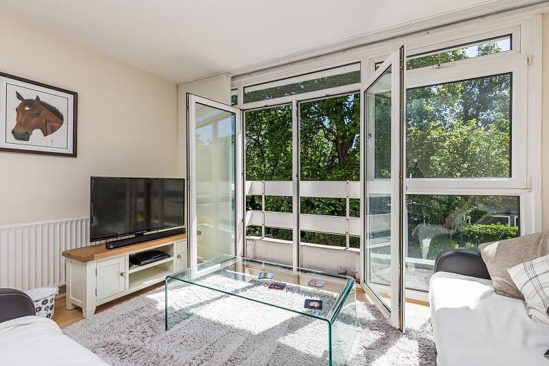 Property photo 2 of 7 (Main)