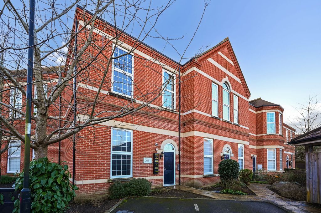 Property photo 1 of 10