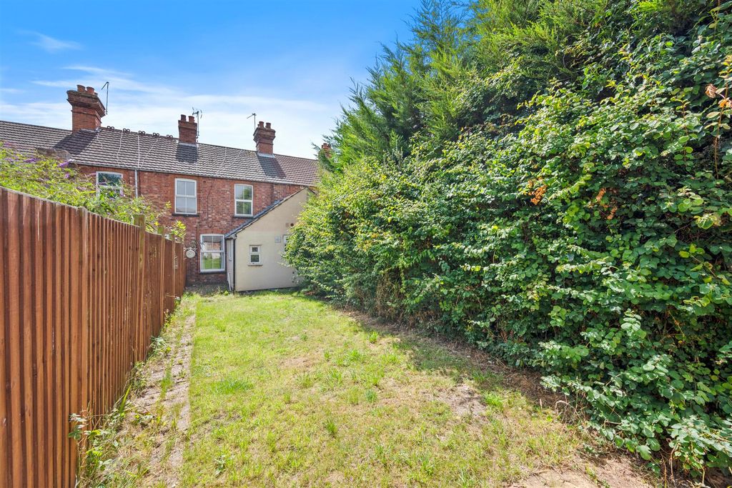 Property photo 2 of 16