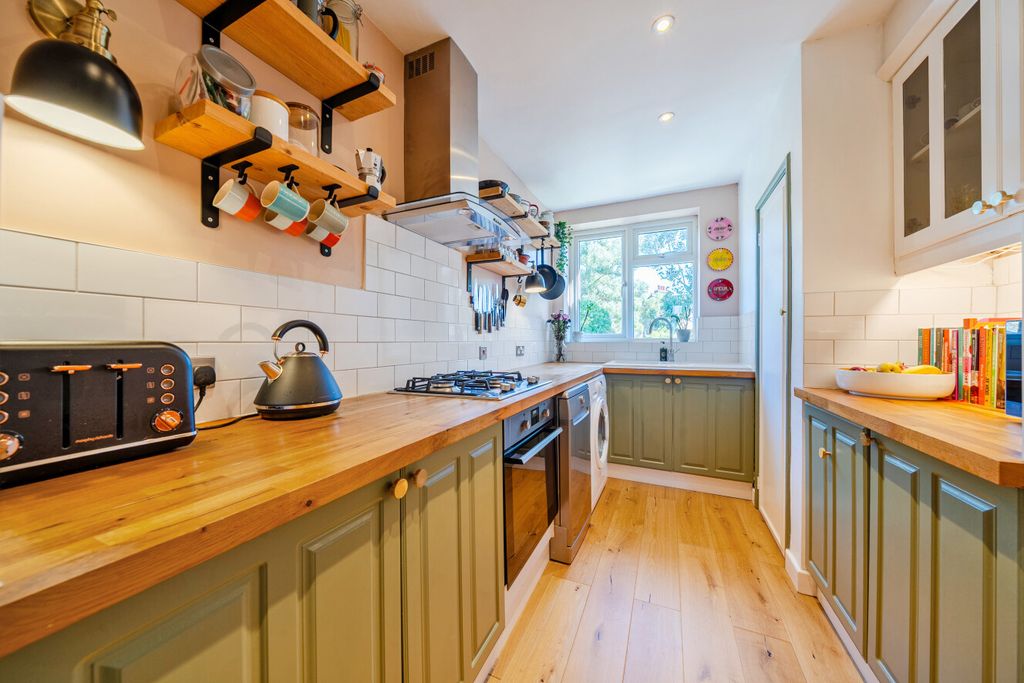 Property photo 2 of 11 1523298-4-6Ab1247...