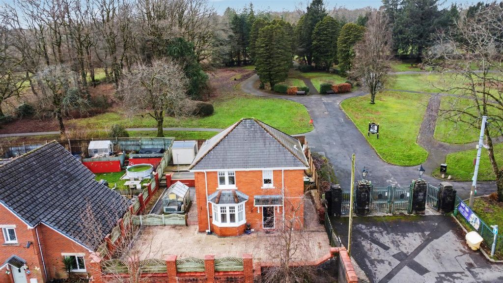 Property photo 1 of 25