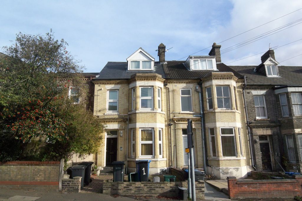 Property photo 1 of 5