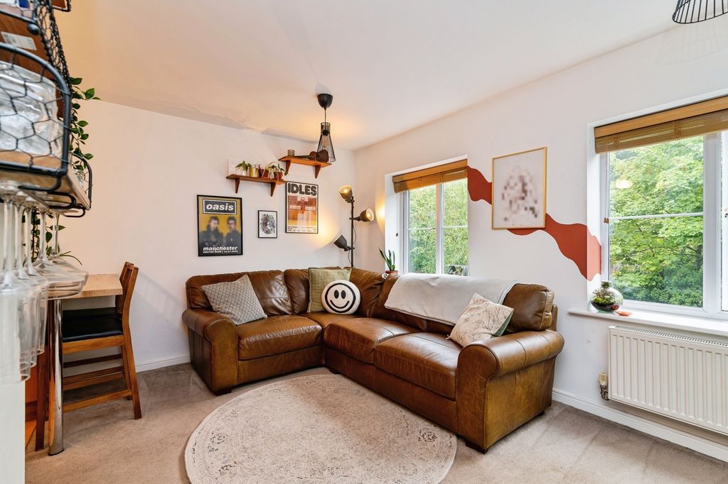 Property photo 2 of 17 Photo