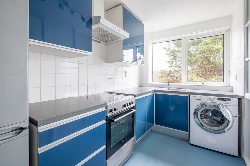 Property photo 2 of 16 Kitchen