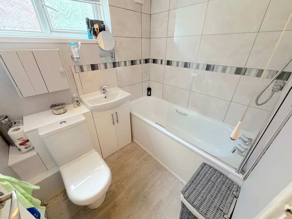 Additional image 6 of 1 bed flat for saleOxford Street, Bilston, Wolverhampton WV14