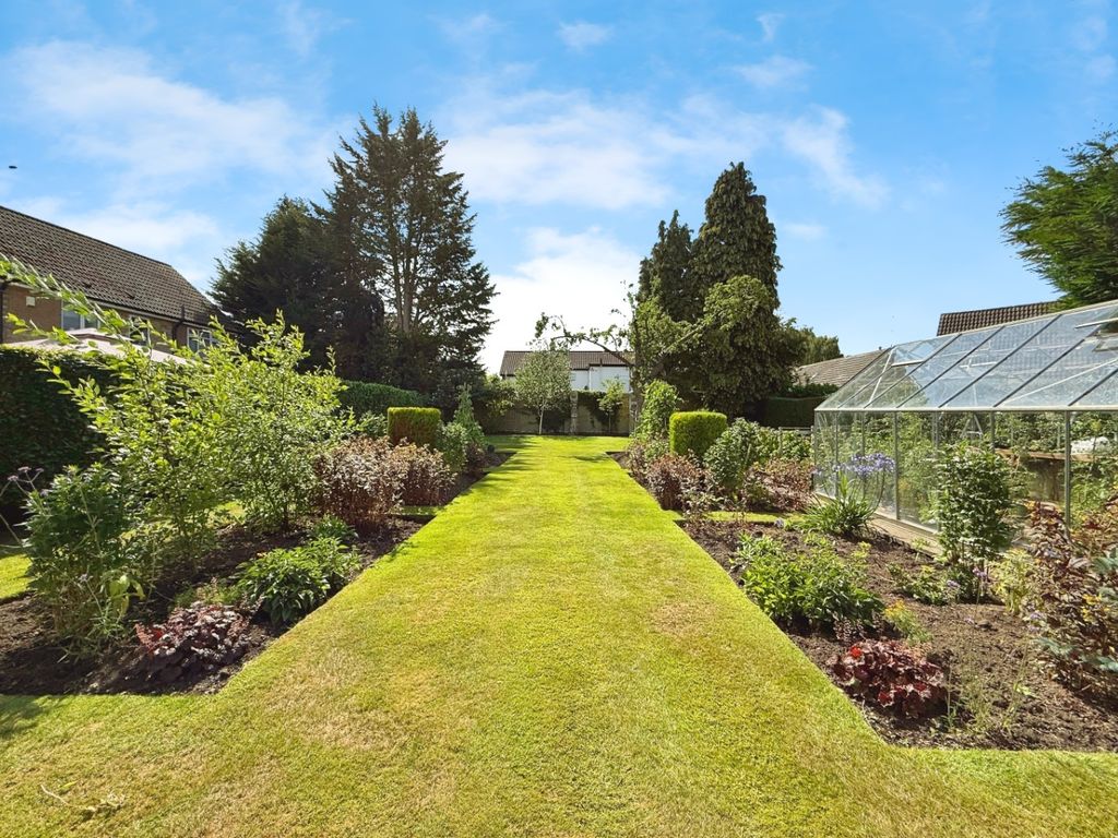 Property photo 2 of 28 4233458